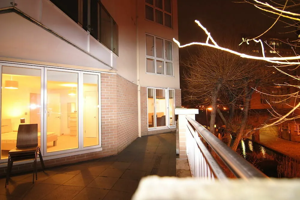 Apartment Wharf Water Gardens Londres 4*,  Reino Unido
